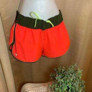 Women’s medium Under Armour running shorts